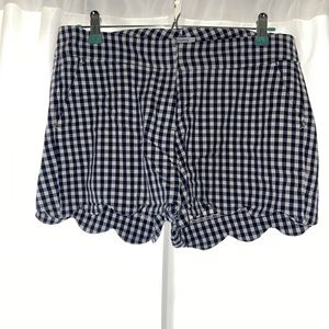 Crown and Ivy Shelby Gingham Print Scalloped Short. Navy size 4